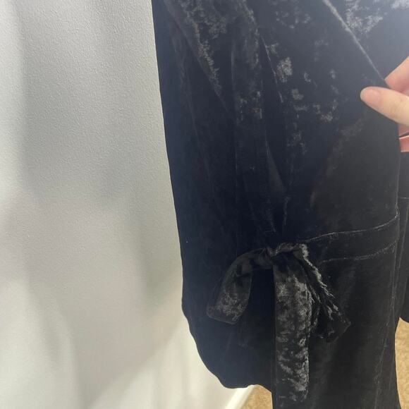 Andree by Unit Long Sleeve Black Velvet Top Size Medium Goth Whimsygoth - Picture 3 of 6